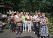Powiększ zdjęcie Dekoracyjne słoiki w wykonaniu Seniorek.